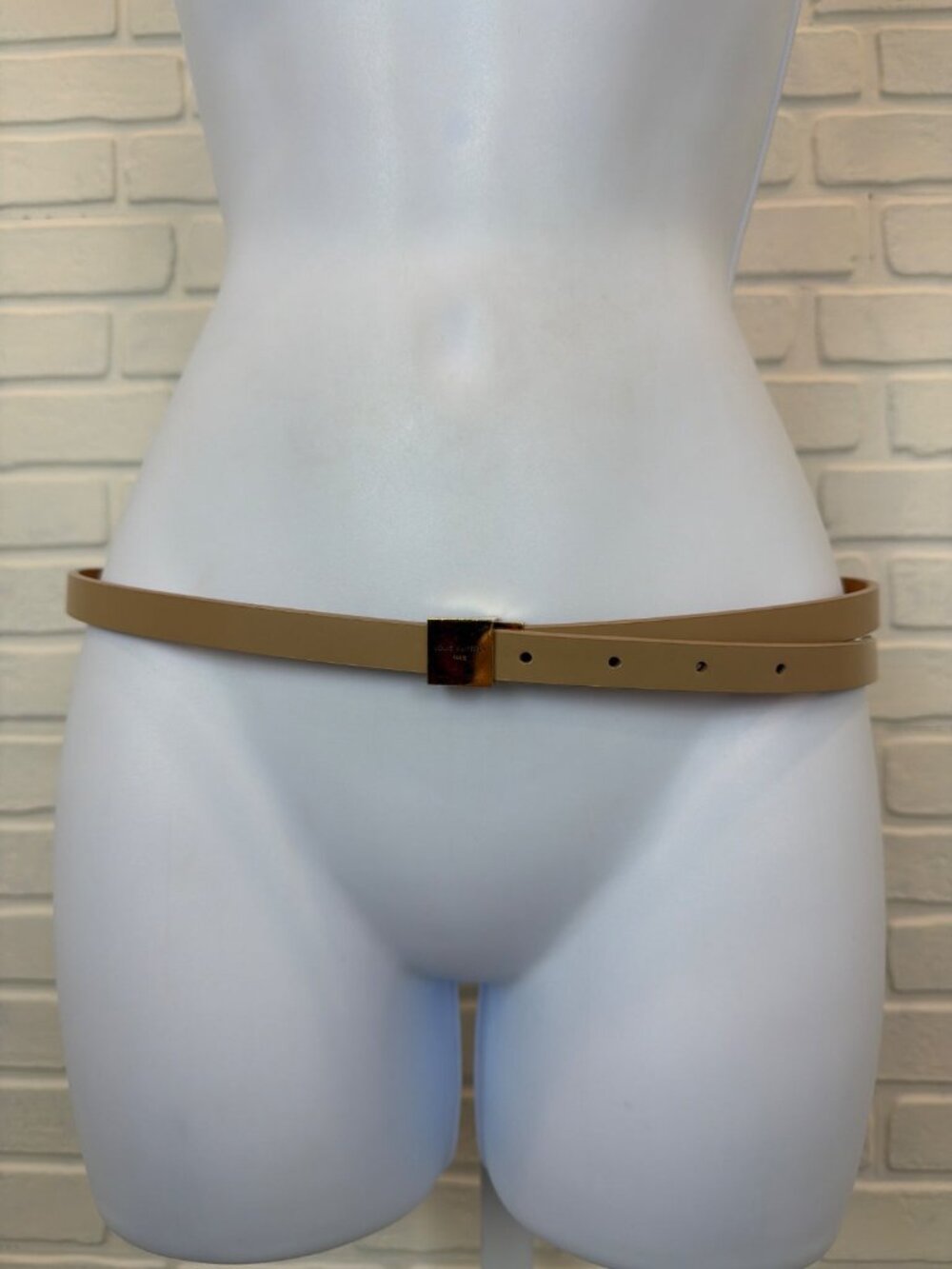 Louis Vuitton Square Buckle Skinny Belt Beige Patent Leather 30-34"